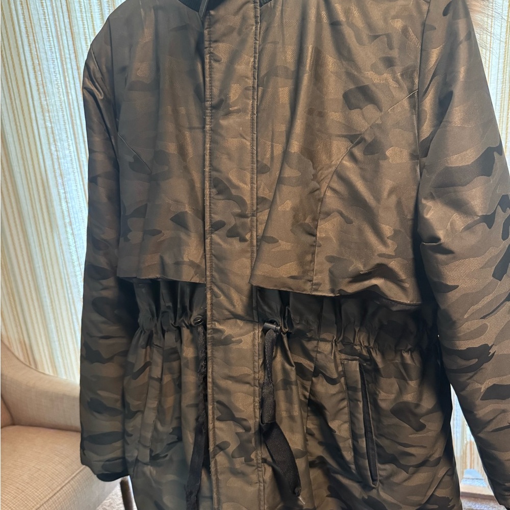 Women's Camo Parka Coat with Faux Fur Hood - Picture 2 of 3